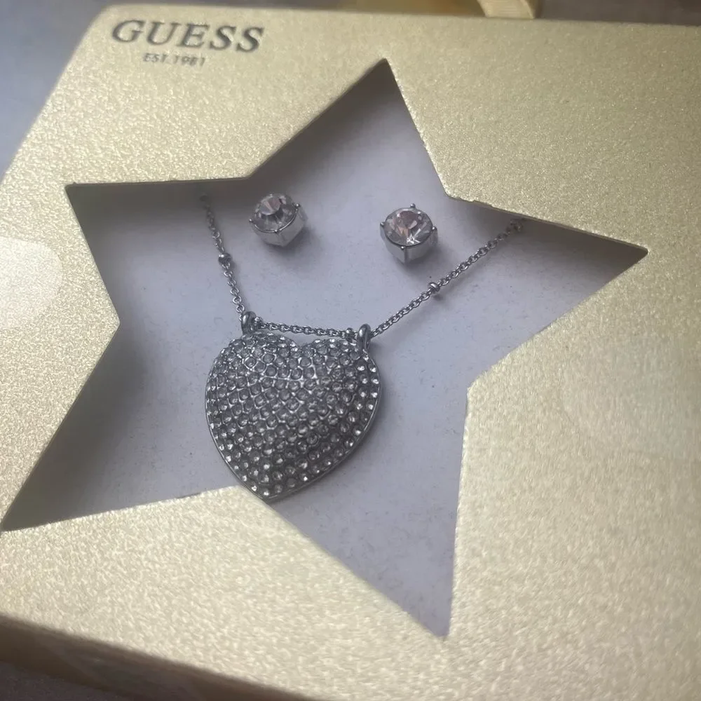 GUESS <3 NECKLACE & EARRINGS SET - Picture 2 of 6